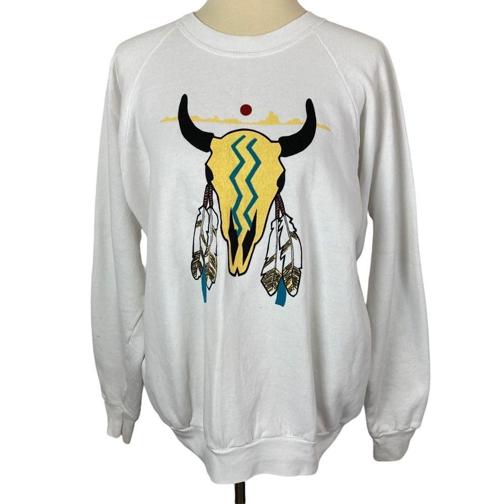 VTG (XL) Crewneck Sweatshirt - White Southwestern Bull Skull Unique Yellow Hip